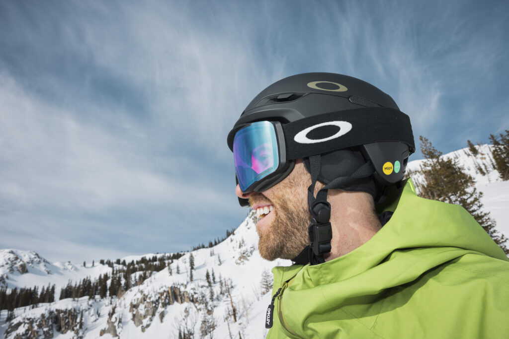 Oakley Ski Goggles: Performance, Innovation, and Style on the Slopes